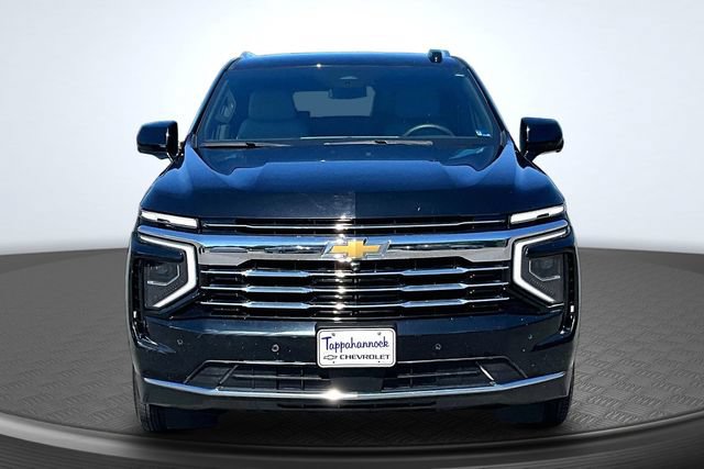 Used 2025 Chevrolet Suburban LT AWD/4WD image 2
