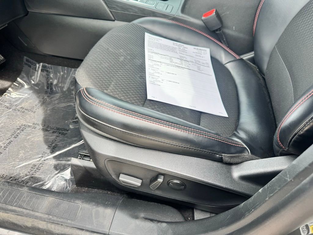 Used 2025 Ford Escape ST-Line image 8