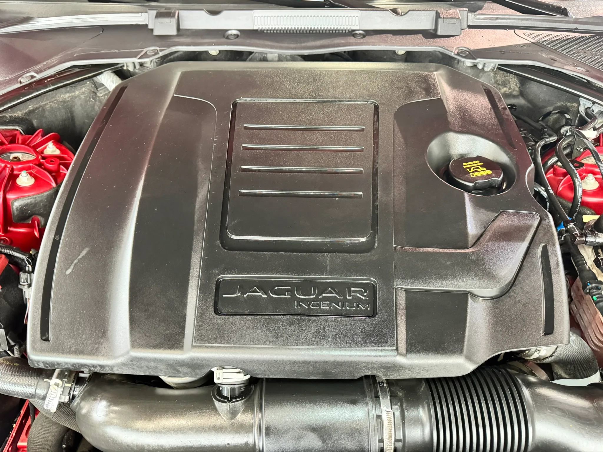 Used 2018 Jaguar XE Premium AWD/4WD image 42