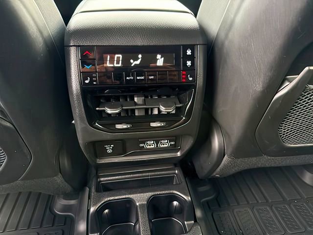 Used 2023 Jeep Grand Cherokee L Limited w/ Black Appearance Package AWD/4WD image 18