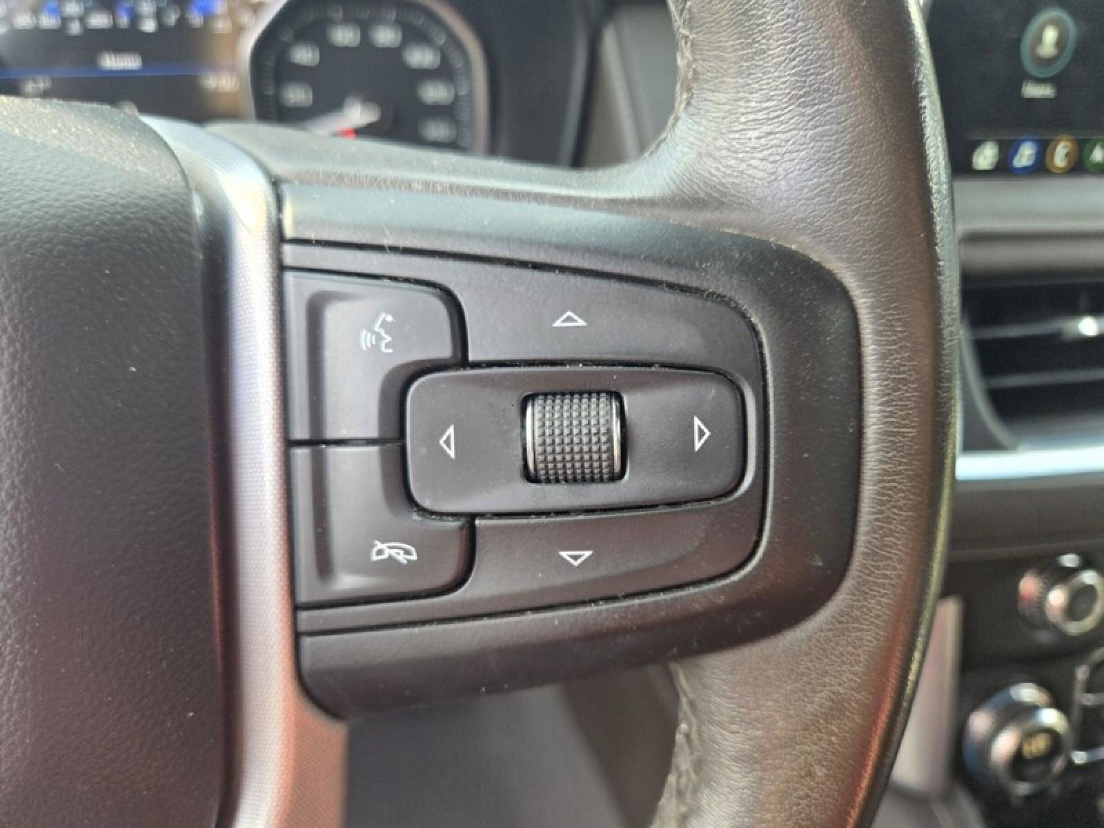 Used 2021 GMC Yukon XL SLT w/ SLT Premium Package image 13