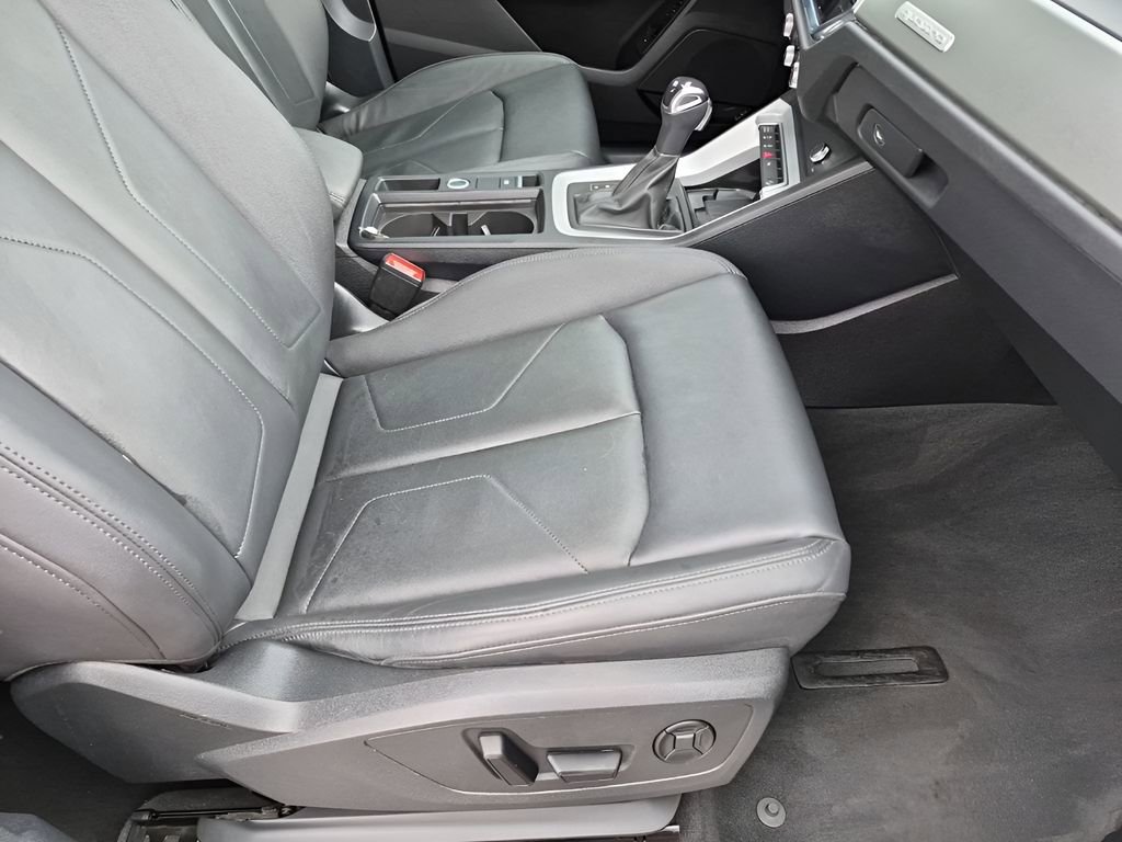 Used 2023 Audi Q3 2.0T Premium Plus w/ Premium Plus Package image 17