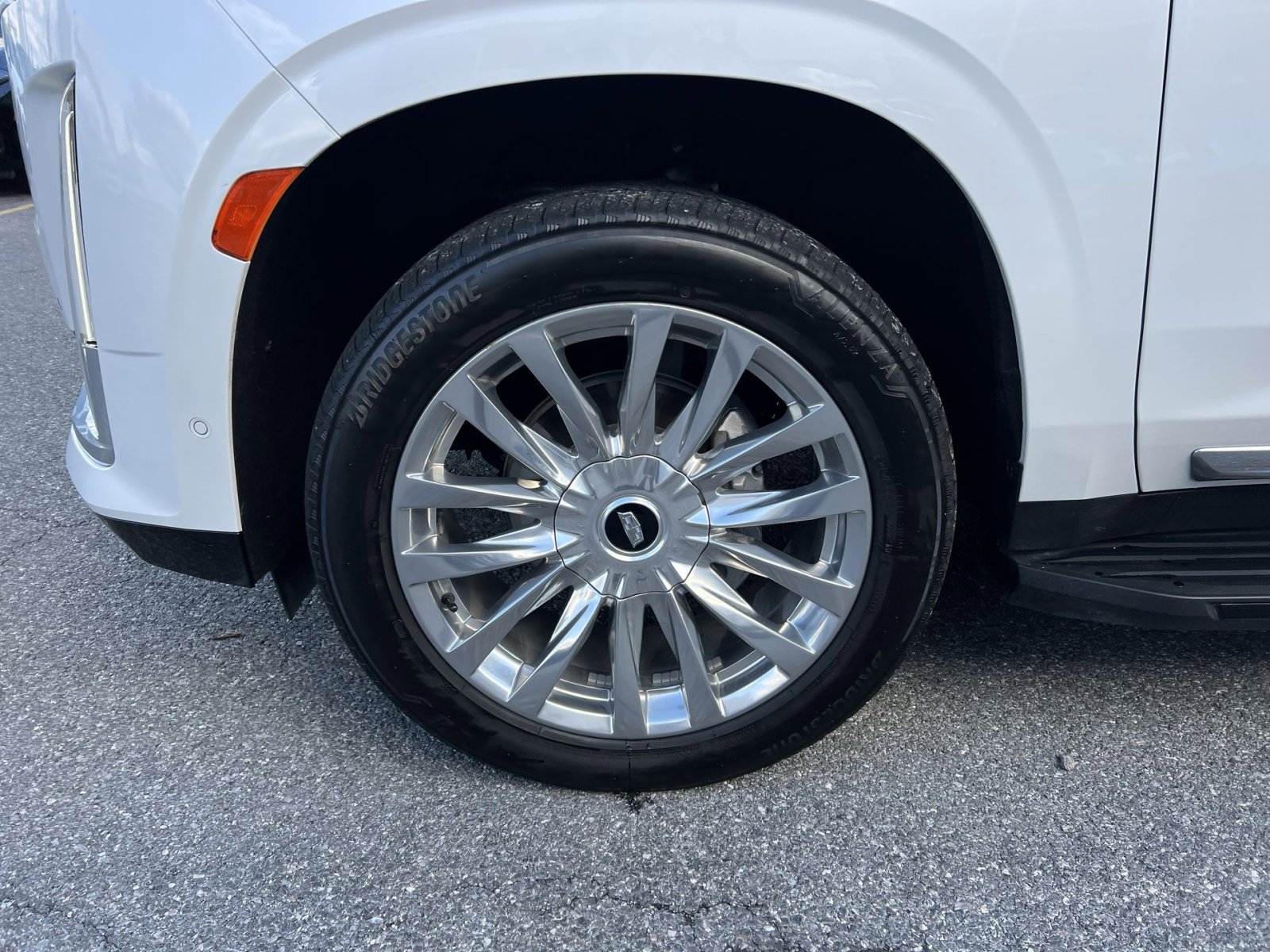 Used 2023 Cadillac Escalade Premium Luxury image 12