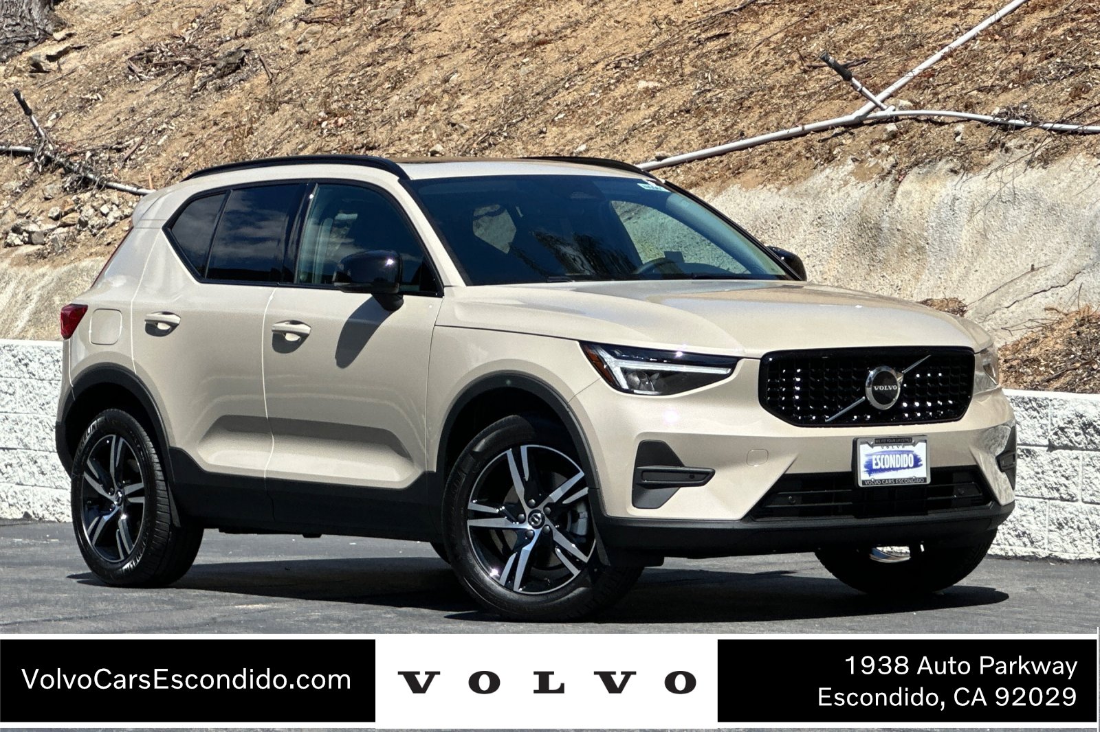 New 2026 Volvo XC40 B5 Core
