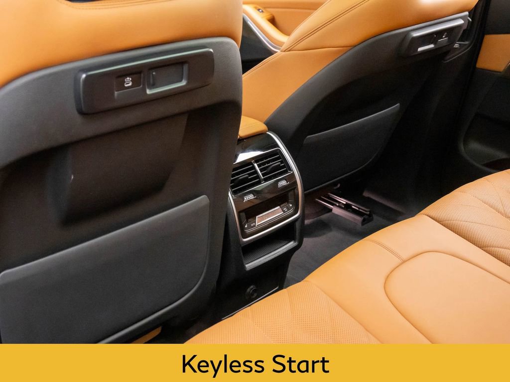 Used 2023 BMW X5 xDrive45e w/ Climate Comfort Package image 14