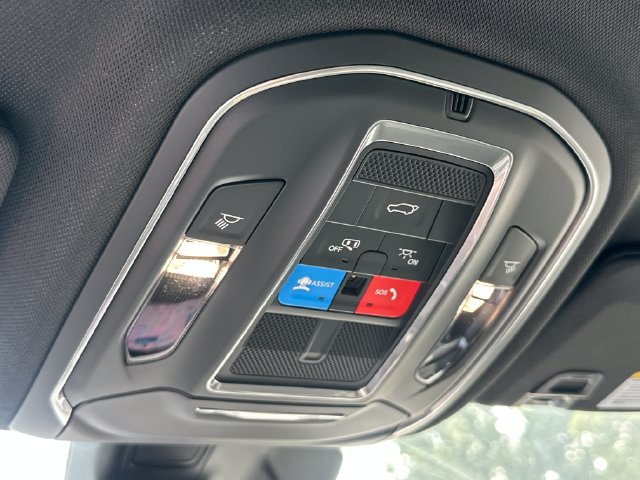 New 2027 Jeep Grand Cherokee Altitude AWD/4WD image 24