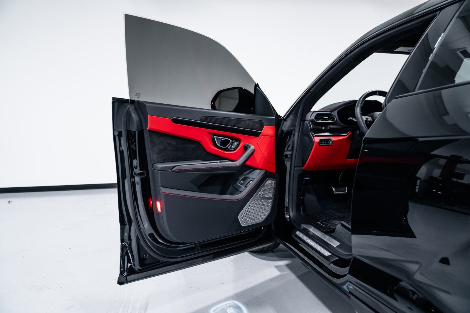 Used 2024 Lamborghini Urus S image 27