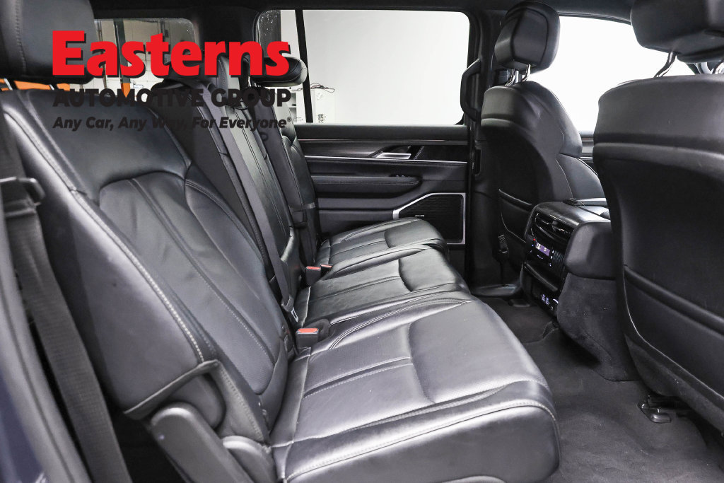 Used 2024 Jeep Wagoneer L Series II w/ Flexible Seating Group RWD image 26