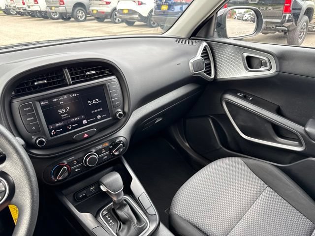 Used 2025 Kia Soul FWD image 37