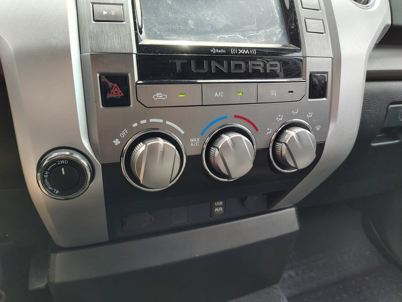 Used 2018 Toyota Tundra SR5 AWD/4WD image 16