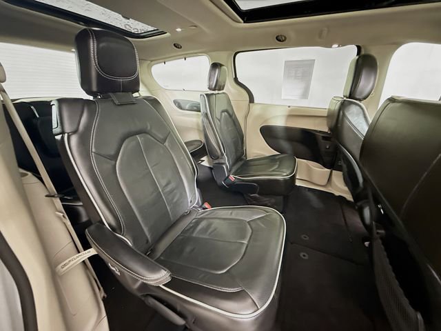 Used 2021 Chrysler Pacifica Limited AWD/4WD image 29