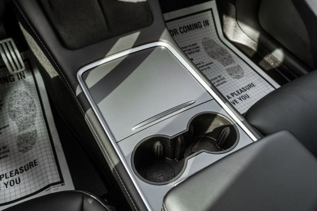 Used 2022 Tesla Model Y Performance AWD/4WD image 18