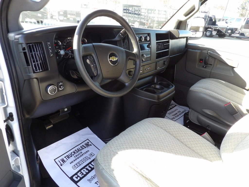 Used 2024 Chevrolet Express 3500 LS RWD image 16