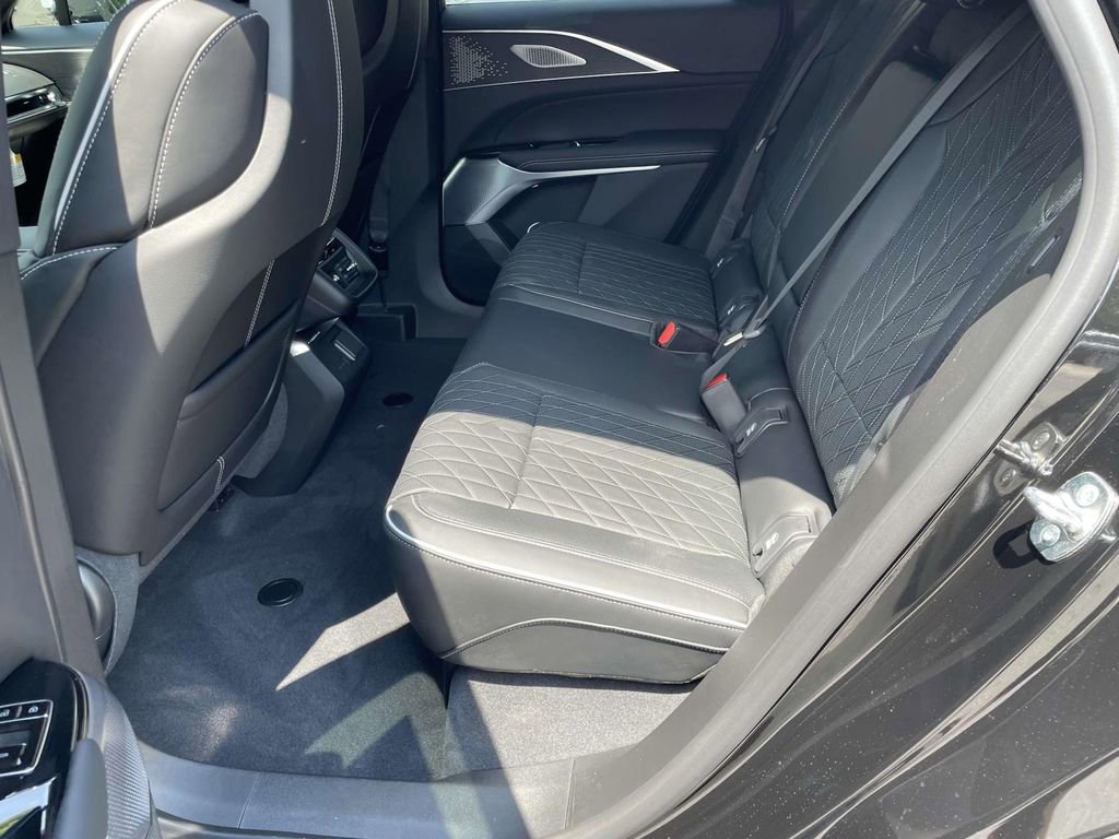 New 2026 Cadillac Lyriq V w/ LPO, Red Accent Package image 13