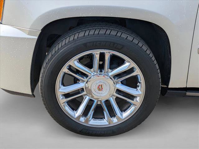 Used 2014 Cadillac Escalade Platinum AWD/4WD image 25