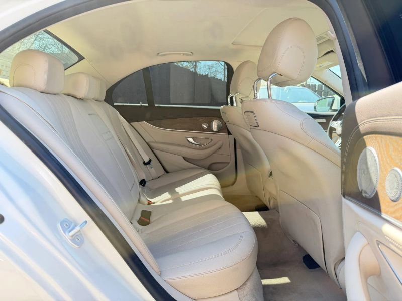 Used 2018 Mercedes-Benz E 400 4MATIC Sedan image 26