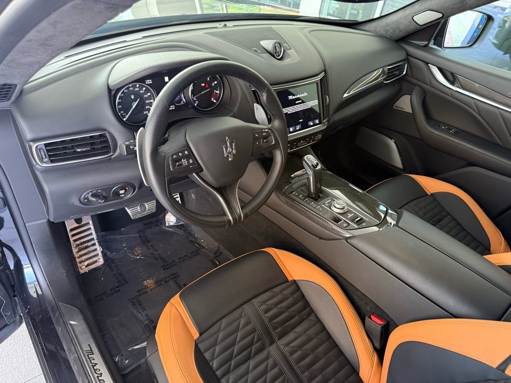Used 2024 Maserati Levante Trofeo AWD/4WD image 16