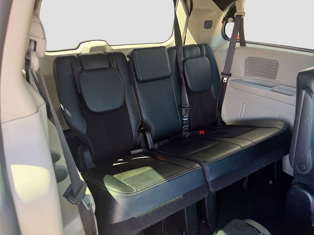 Used 2020 Dodge Grand Caravan SXT image 26