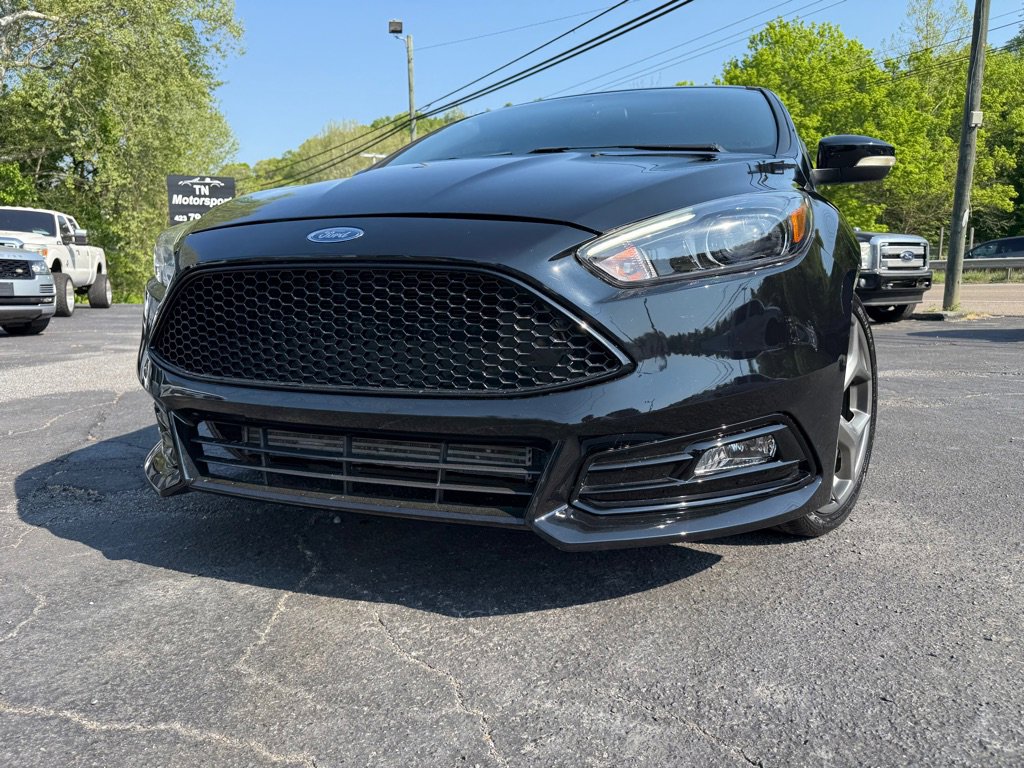 Used 2017 Ford Focus ST w/ Equipment Group 401A FWD image 31