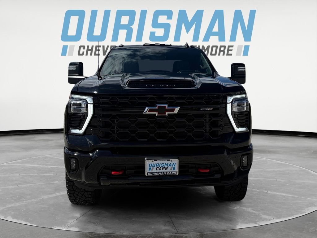Used 2025 Chevrolet Silverado 2500 ZR2 w/ Technology Package image 8