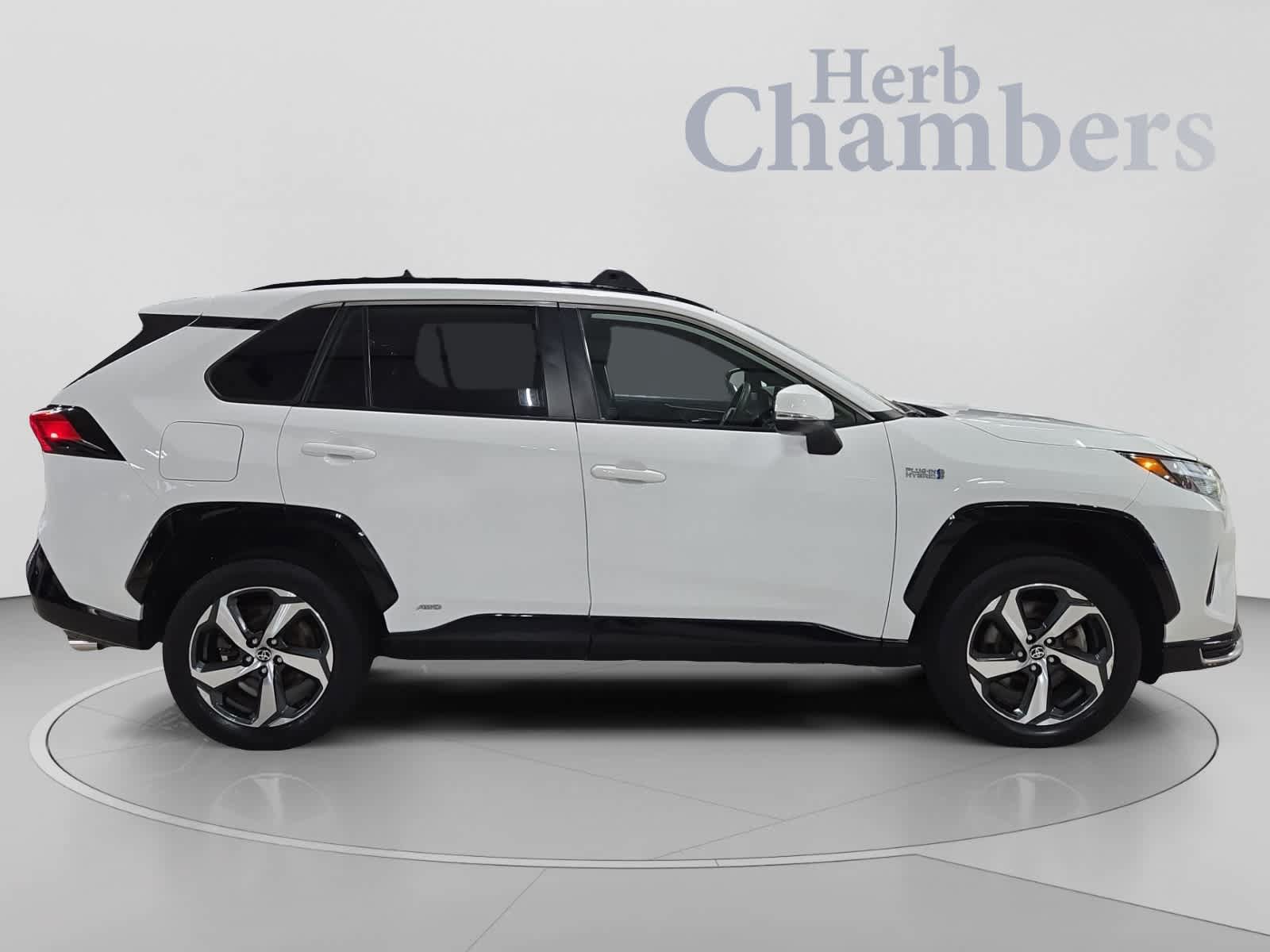 Used 2022 Toyota RAV4 SE w/ Carpet Mat Package (TMS) AWD/4WD image 11