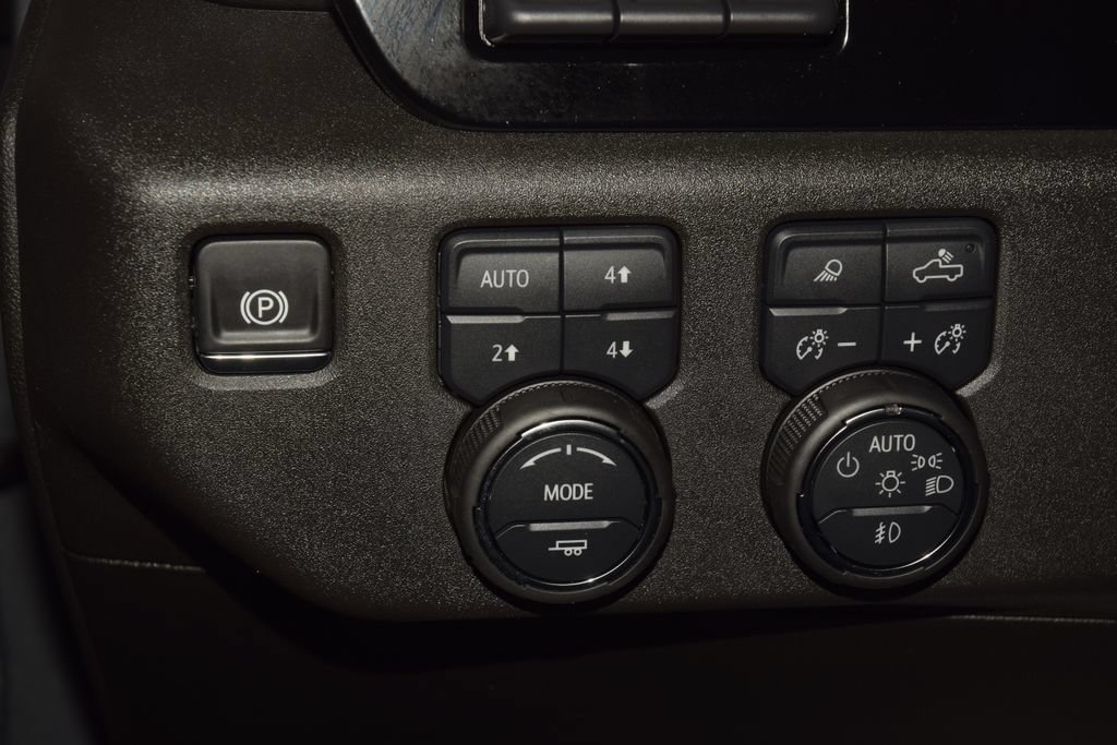 Used 2025 Chevrolet Silverado 1500 High Country AWD/4WD image 37