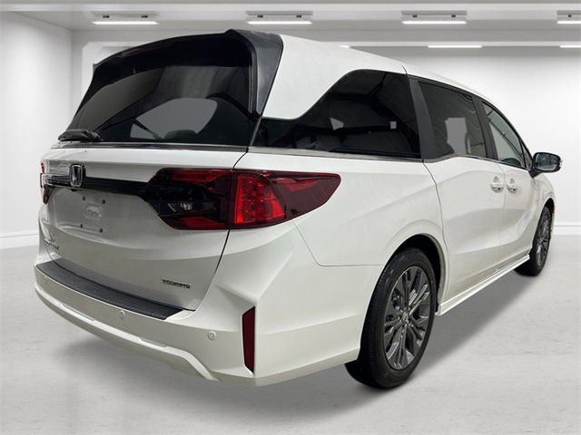 New 2026 Honda Odyssey Touring image 5