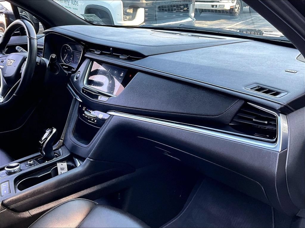 Used 2024 Cadillac XT6 Luxury AWD/4WD image 13