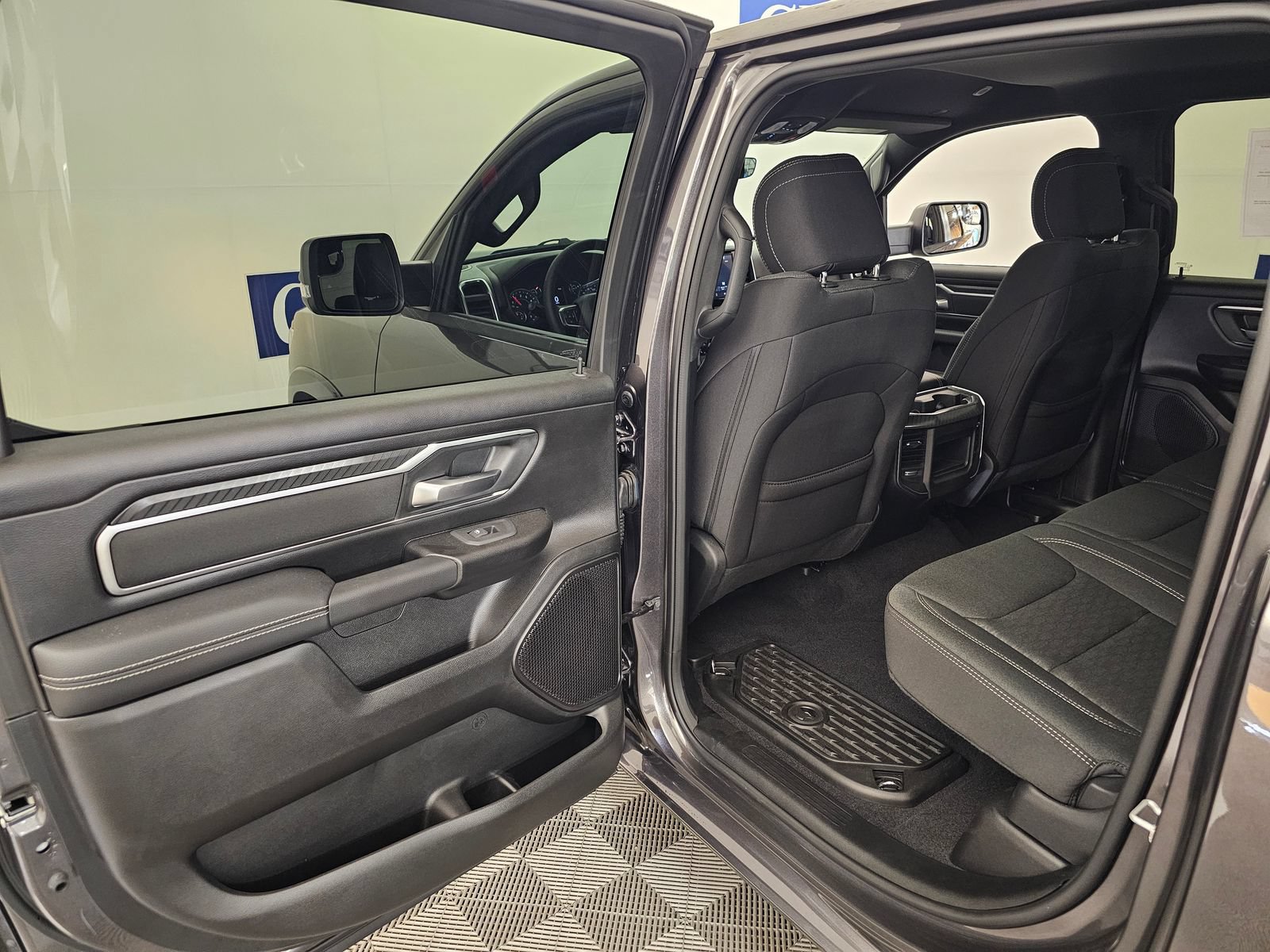 New 2026 RAM 1500 Big Horn AWD/4WD image 34
