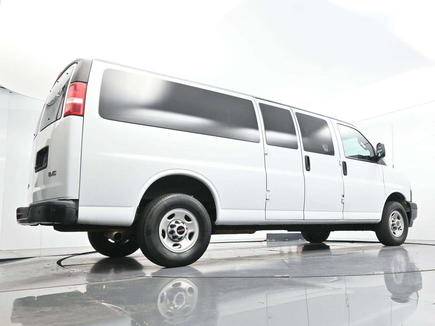 Used 2023 GMC Savana 3500 LS image 44