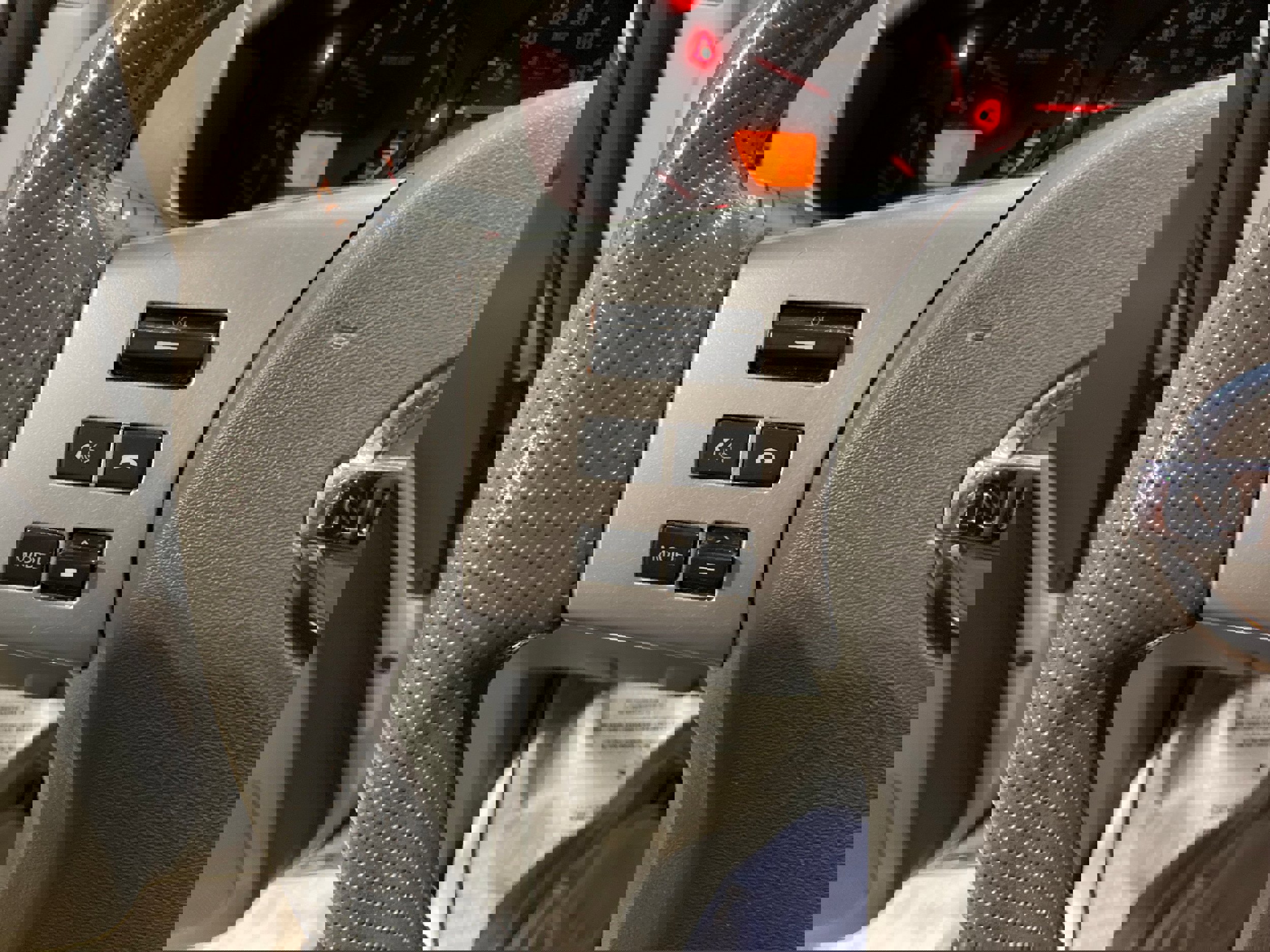 Used 2015 Nissan Frontier SV image 25