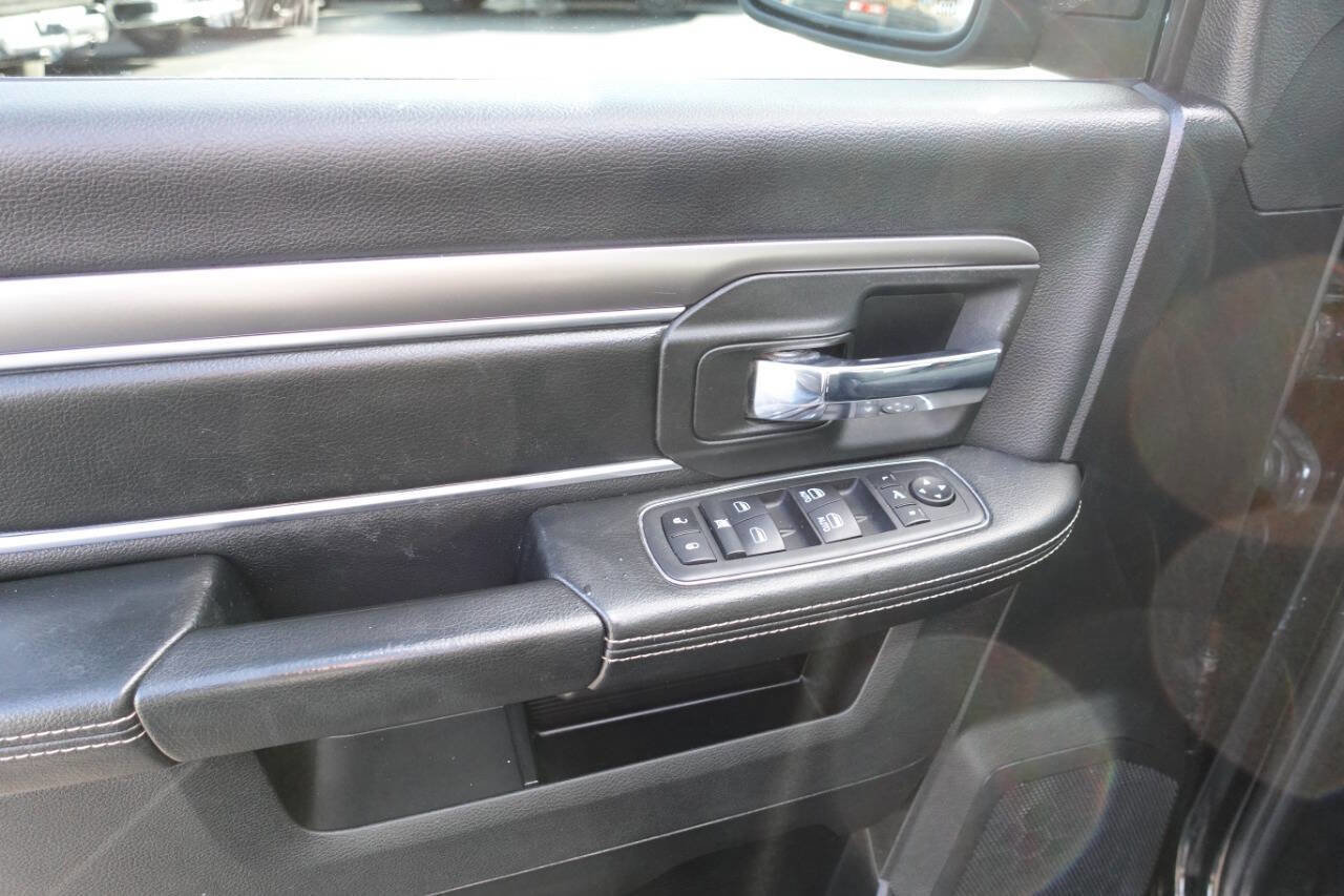 Used 2021 RAM 1500 Classic Warlock image 16