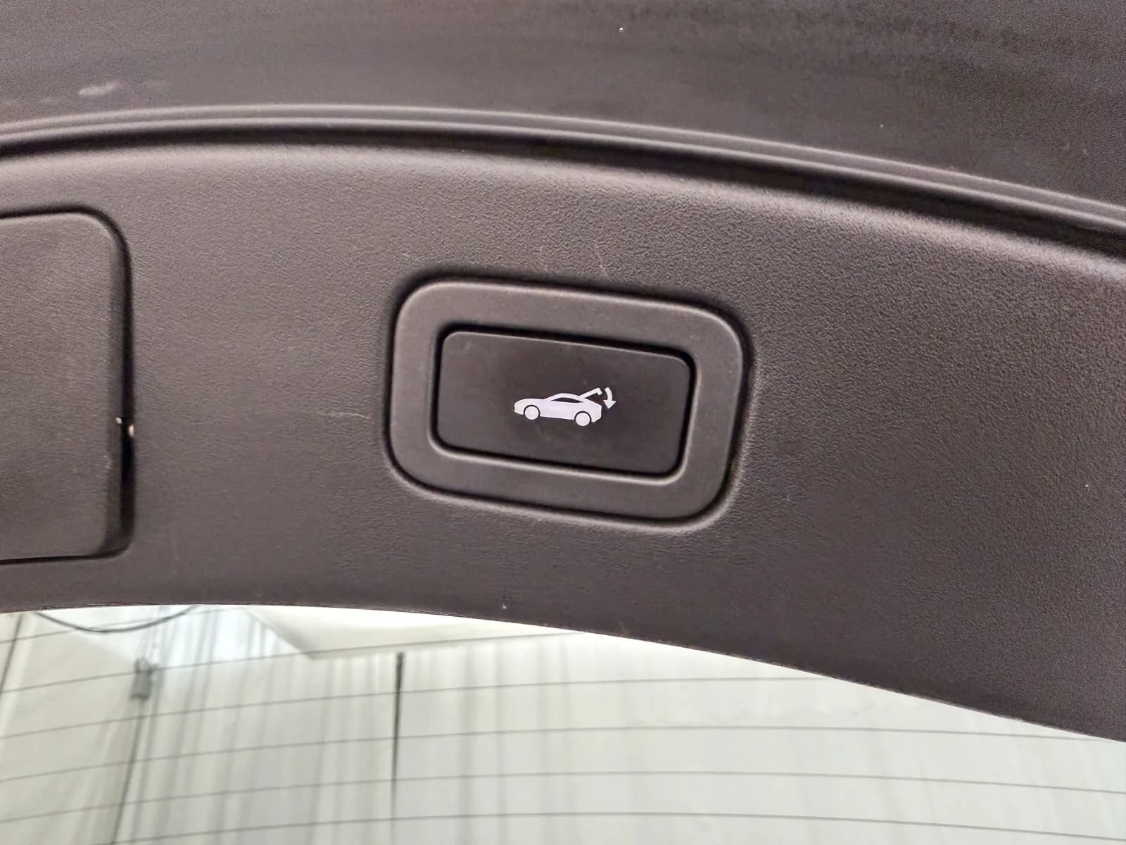 Used 2016 Jaguar F-TYPE R AWD/4WD image 30