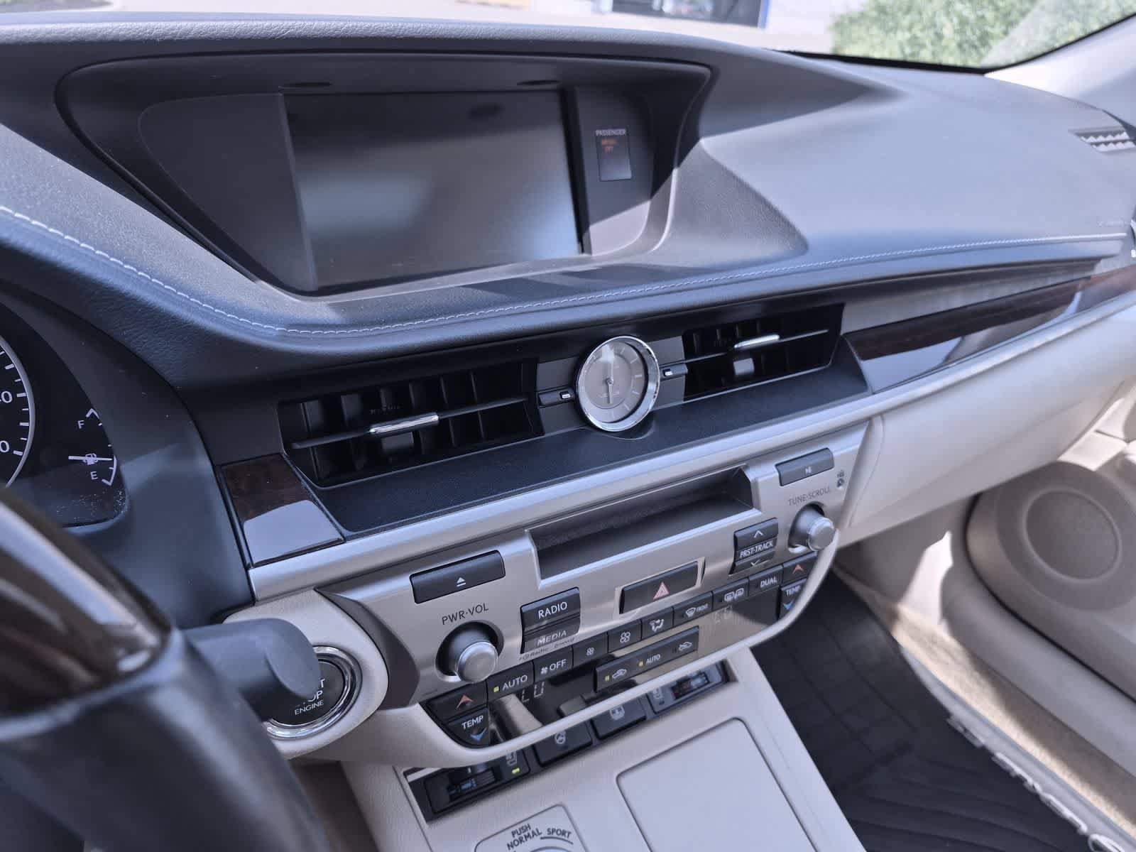Used 2013 Lexus ES 350 w/ Luxury Pkg FWD image 29