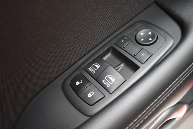 Used 2022 Dodge Challenger R/T Scat Pack w/ Driver Convenience Group RWD image 11
