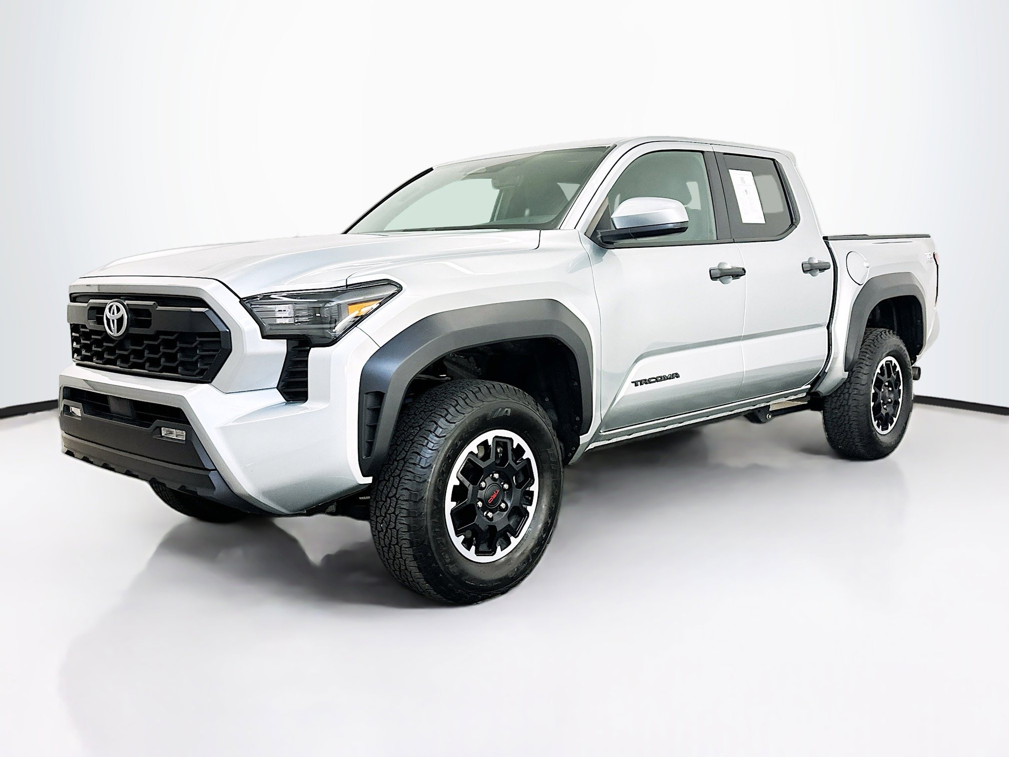 Used 2025 Toyota Tacoma TRD Off-Road image 3