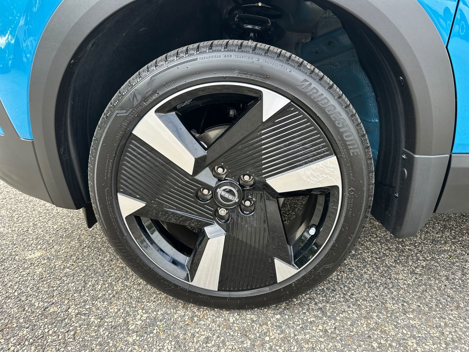 Used 2025 Nissan Kicks SR FWD image 9