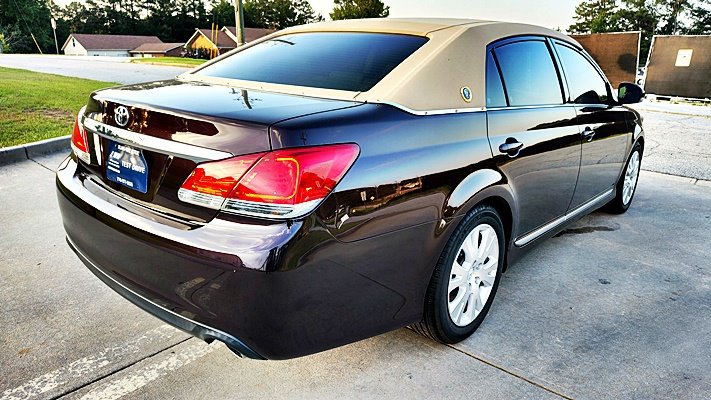 Used 2011 Toyota Avalon FWD image 10