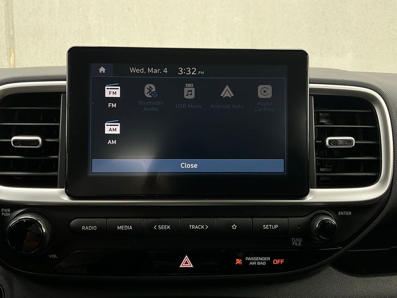 Used 2025 Hyundai Venue SEL image 31