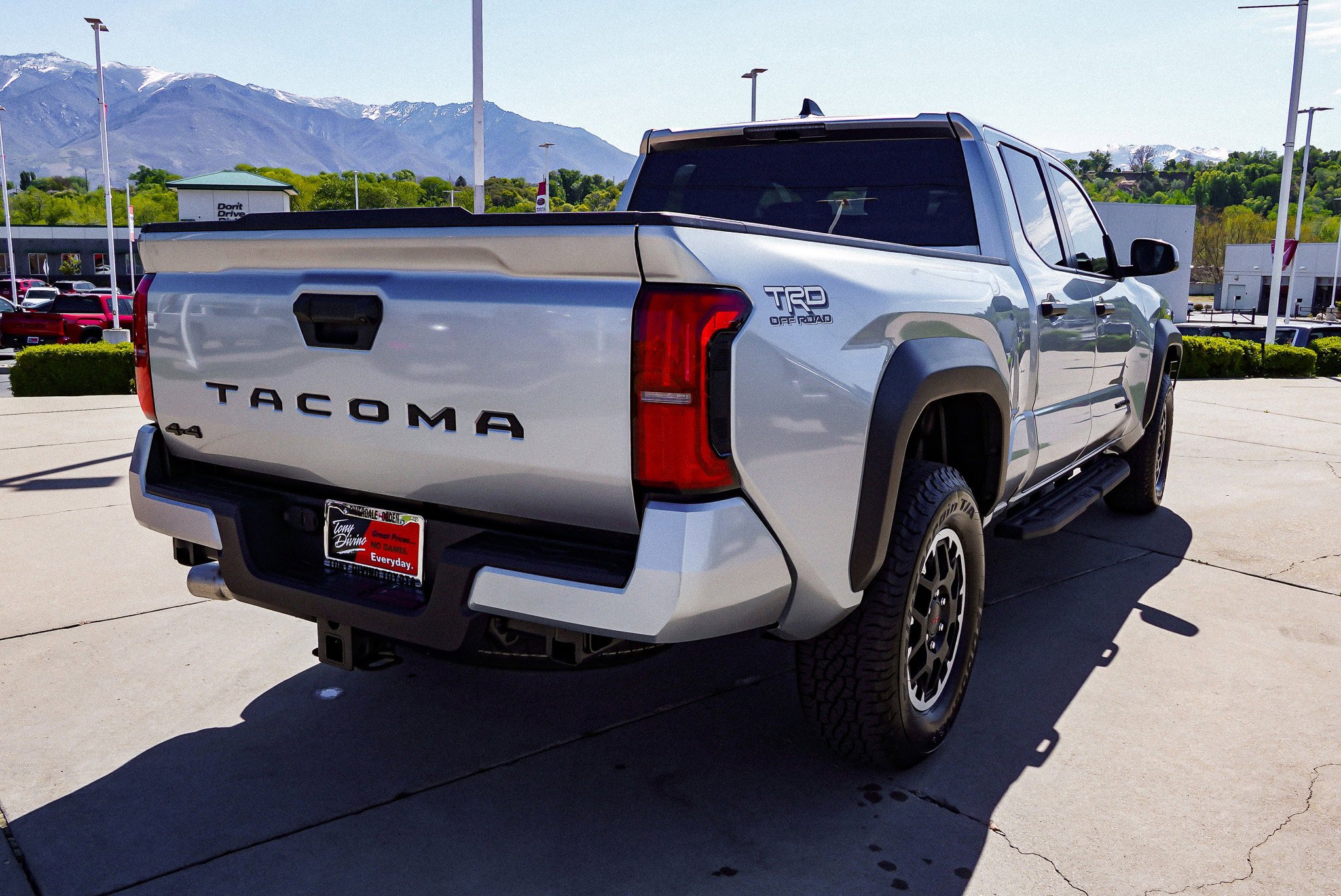 Certified 2025 Toyota Tacoma TRD Off-Road AWD/4WD image 8