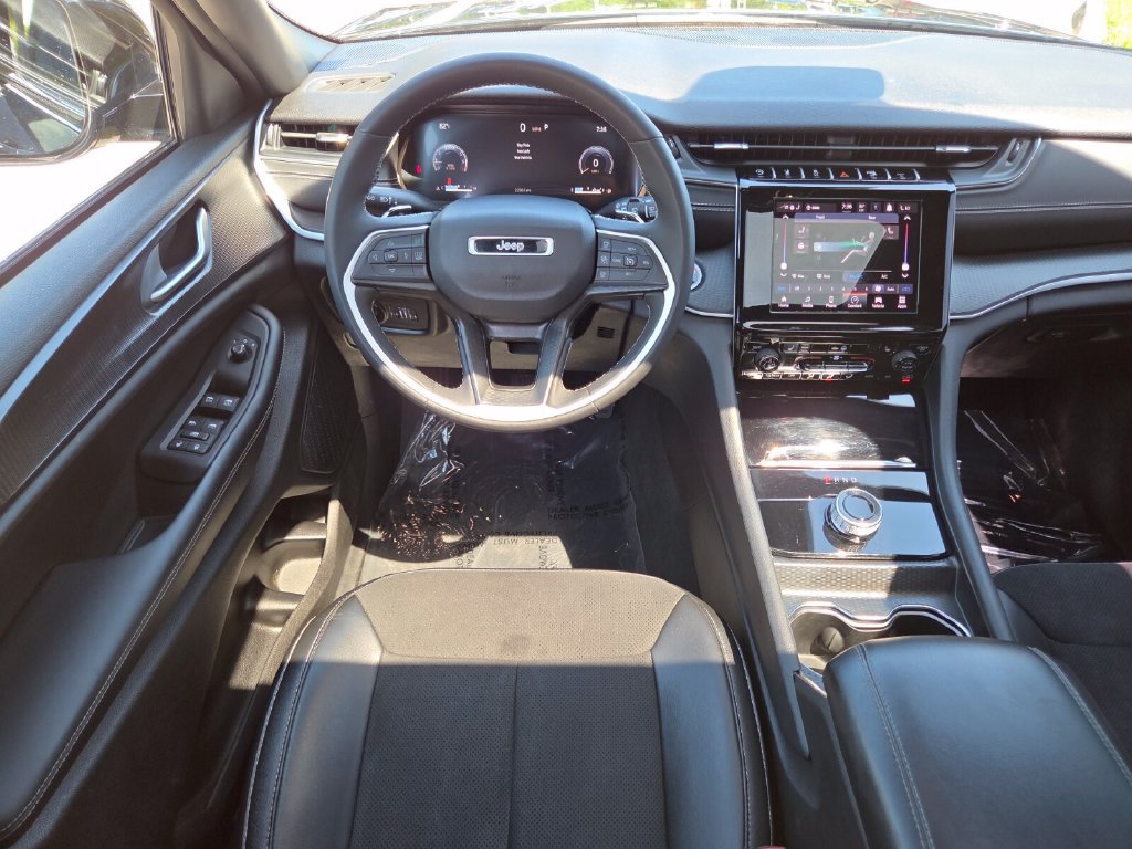 Certified 2024 Jeep Grand Cherokee L Altitude AWD/4WD image 28