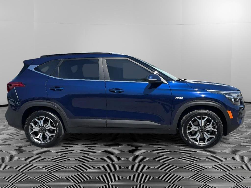 Used 2023 Kia Seltos EX AWD/4WD image 6