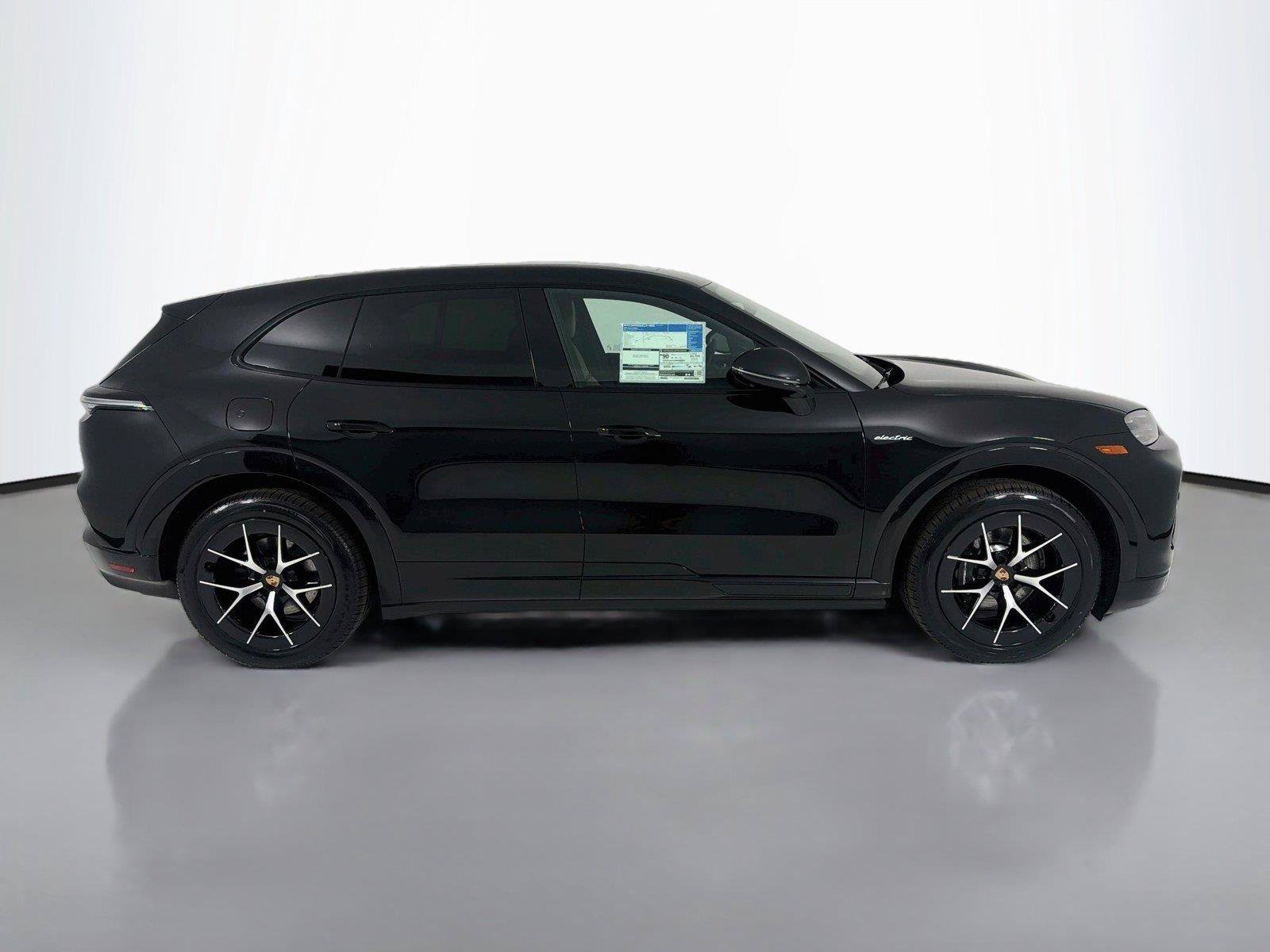 New 2026 Porsche Cayenne Coupe AWD/4WD image 18