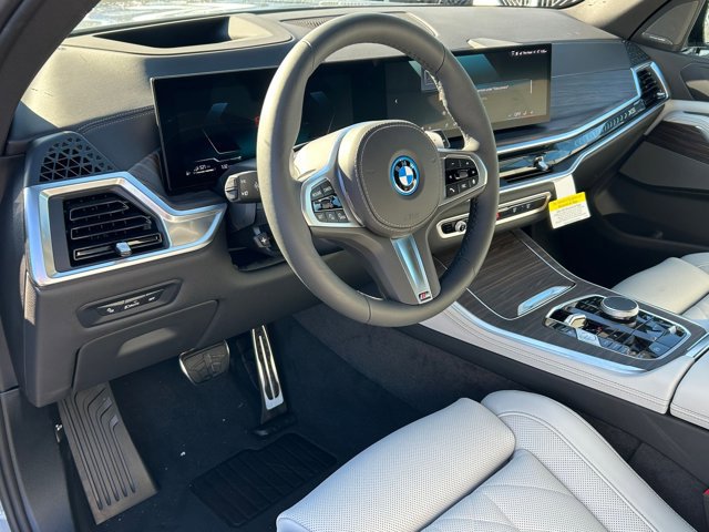 New 2026 BMW X5 xDrive50e w/ M Sport Package image 3