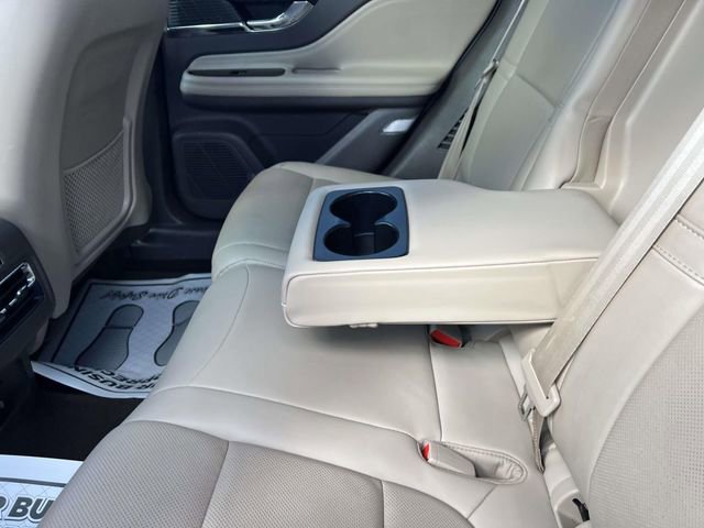 Used 2022 Lincoln Corsair AWD w/ Premium Package image 16