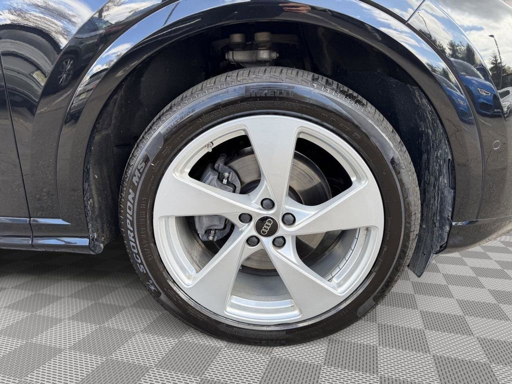 Used 2025 Audi Q5 Prestige AWD/4WD image 12
