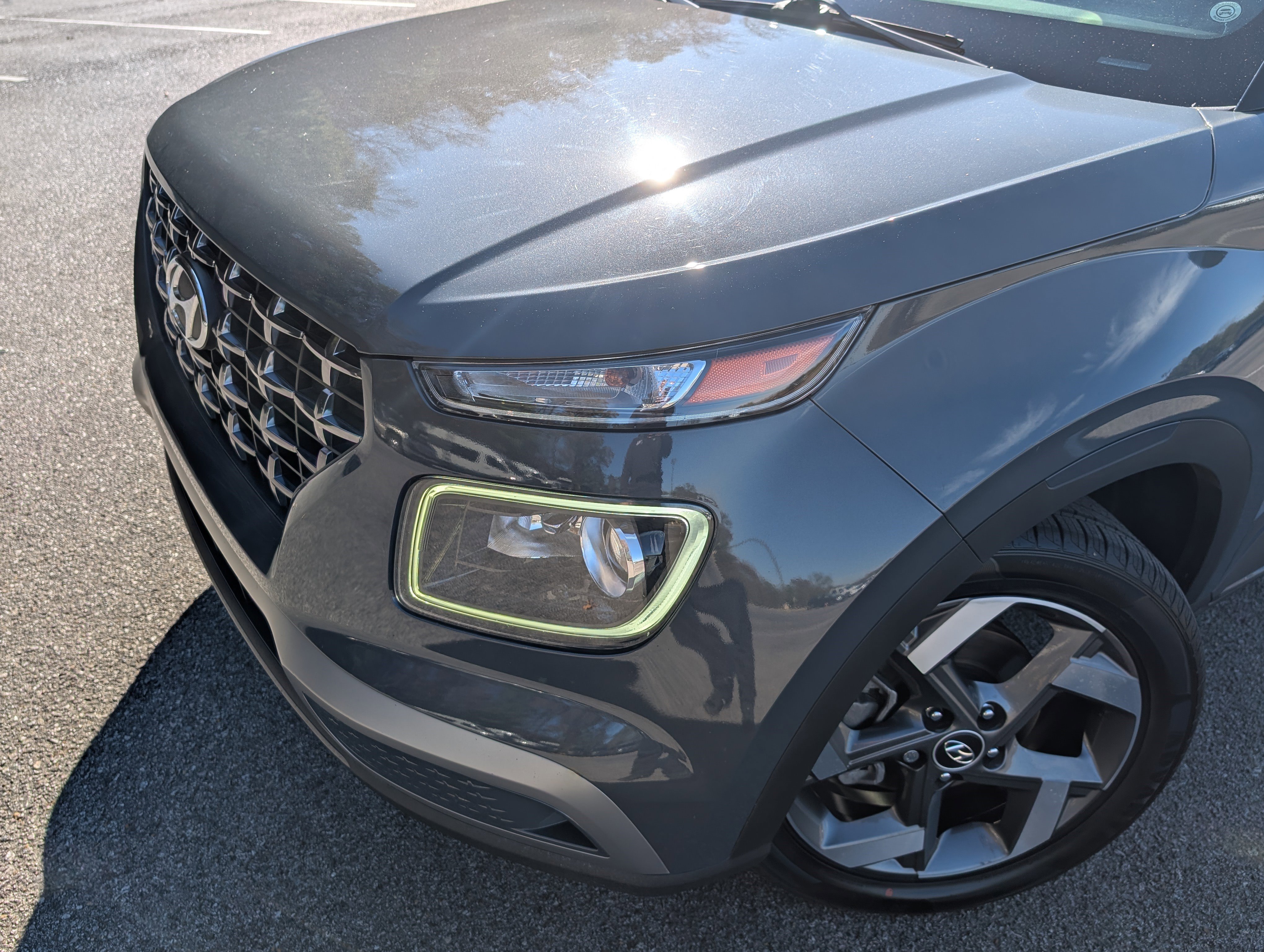 Used 2024 Hyundai Venue Limited image 32