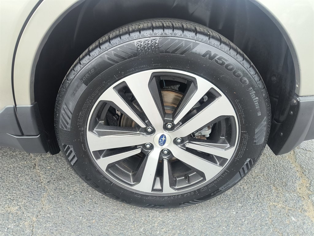 Used 2018 Subaru Outback 2.5i Limited AWD/4WD image 10