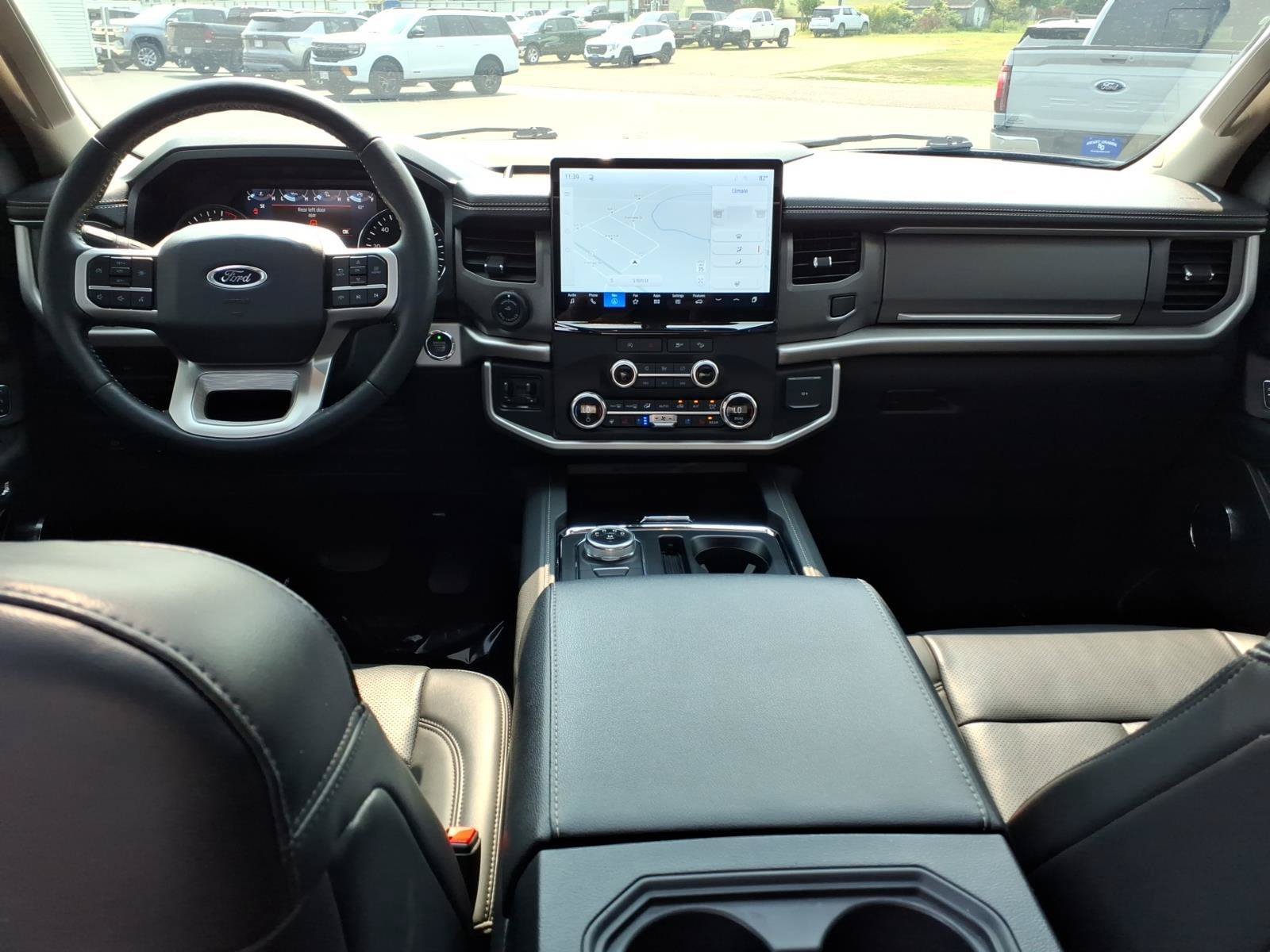 Used 2024 Ford Expedition XLT AWD/4WD image 11
