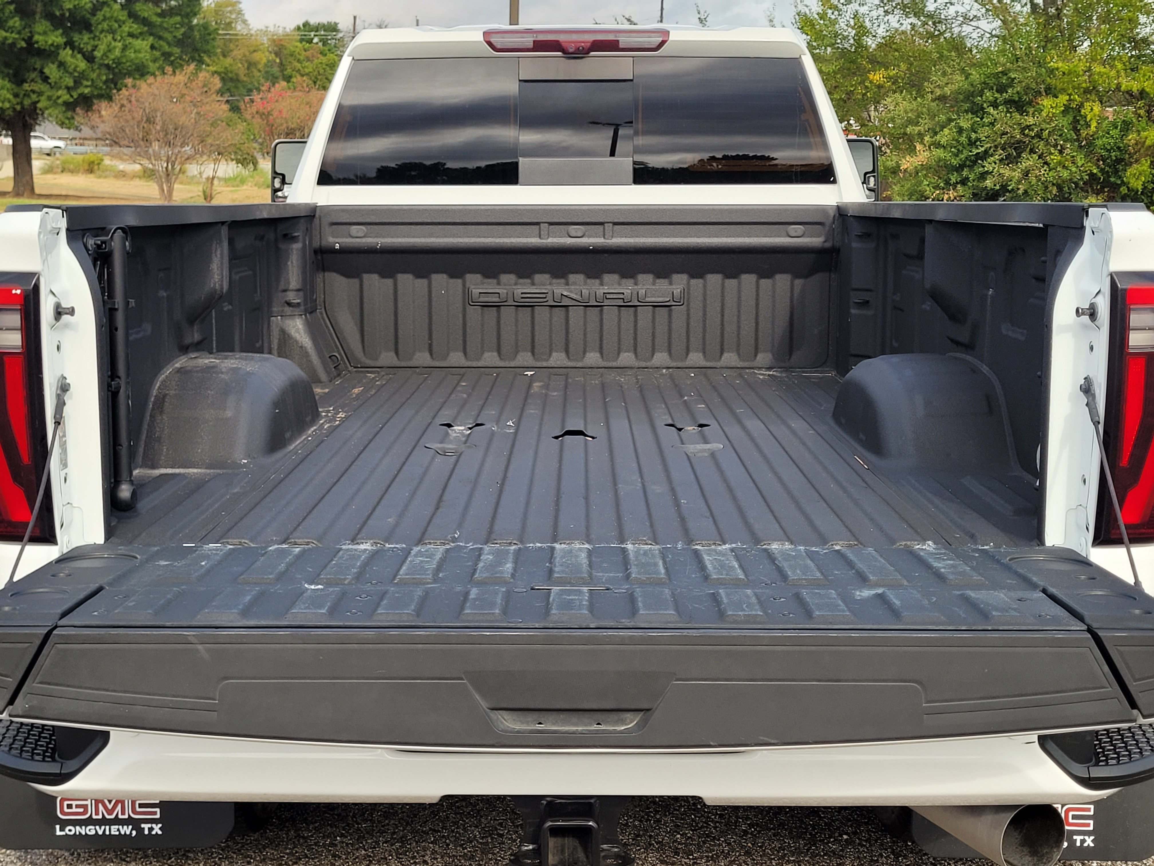 Used 2024 GMC Sierra 3500 Denali w/ Denali Reserve Package AWD/4WD image 9